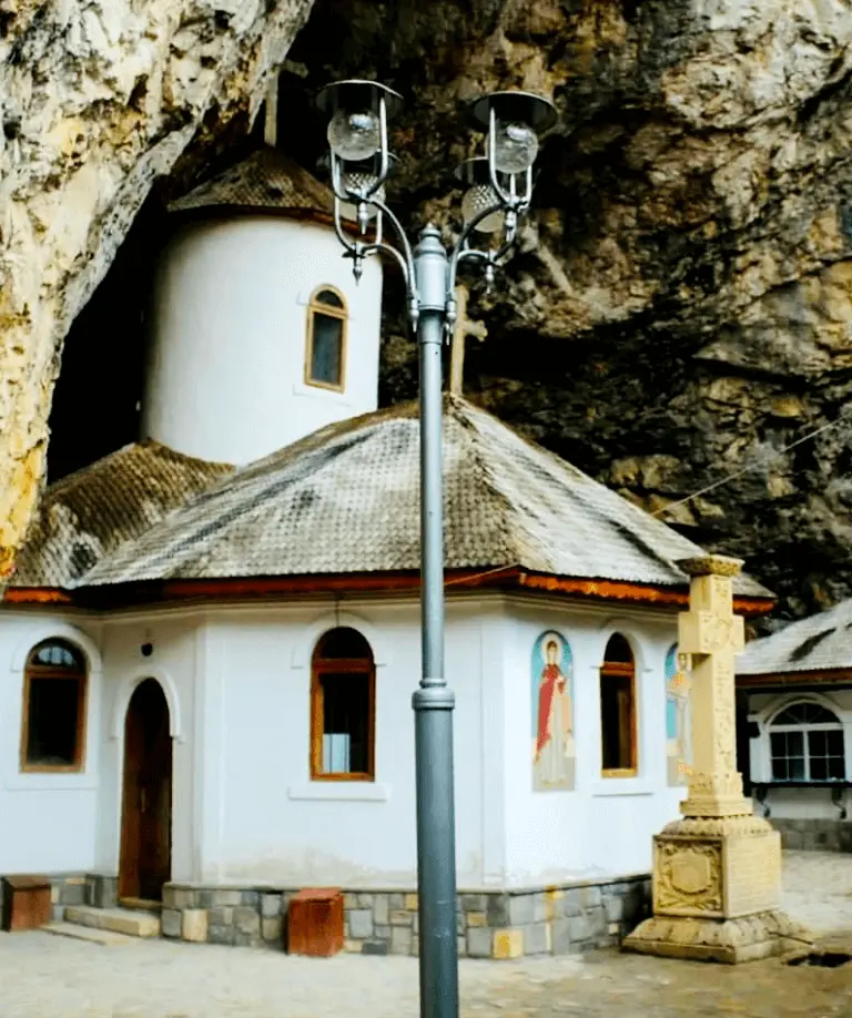 manastire